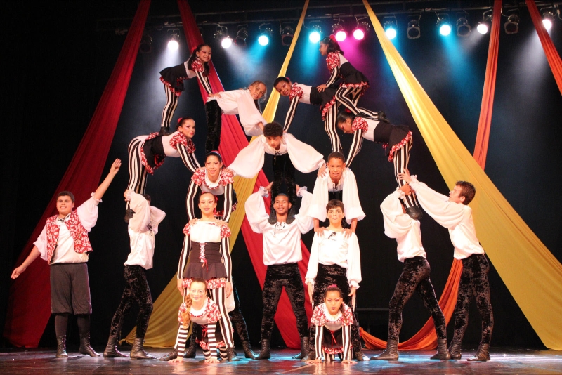 150 crianças e adolescentes de Toledo participam das atividades do Circo da Alegria, programa desenvolvido há duas décadas no município | Fotos: Dado Guerra