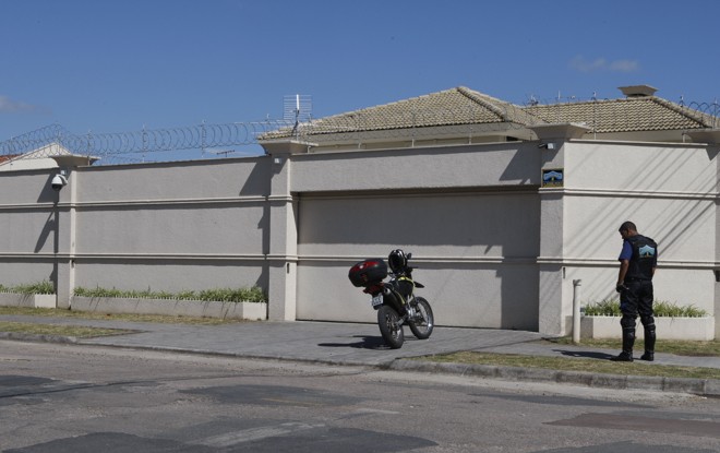 Fachada da casa do empresário Veríssimo Canalli Fiuza, 31 anos, que matou a namorada de 25 anos e depois se matou também | 