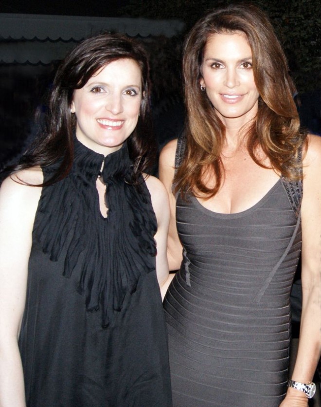 Vivian Catarin (à esq.), da Bergerson, esteve em Buenos Aires para o evento realizado pela Omega no salão Tattersall de Palermo. A ex-modelo Cindy Crawford (à dir.), embaixadora da marca suíça, foi a convidada de honra do evento, realizado no último dia 8 |