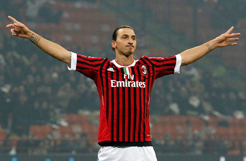 Sueco Ibrahimovic vibra com a goleada do Milan sobre o Chievo | Alessandro Garofalo / Reuters