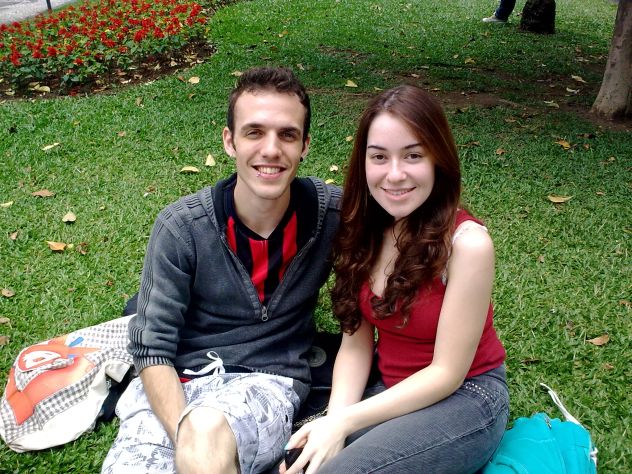 Eduardo e Aline esperam o resultado da primeira fase do vestibular, confiantes da aprovação | Denise Drechsel/Agência Gazeta do Povo