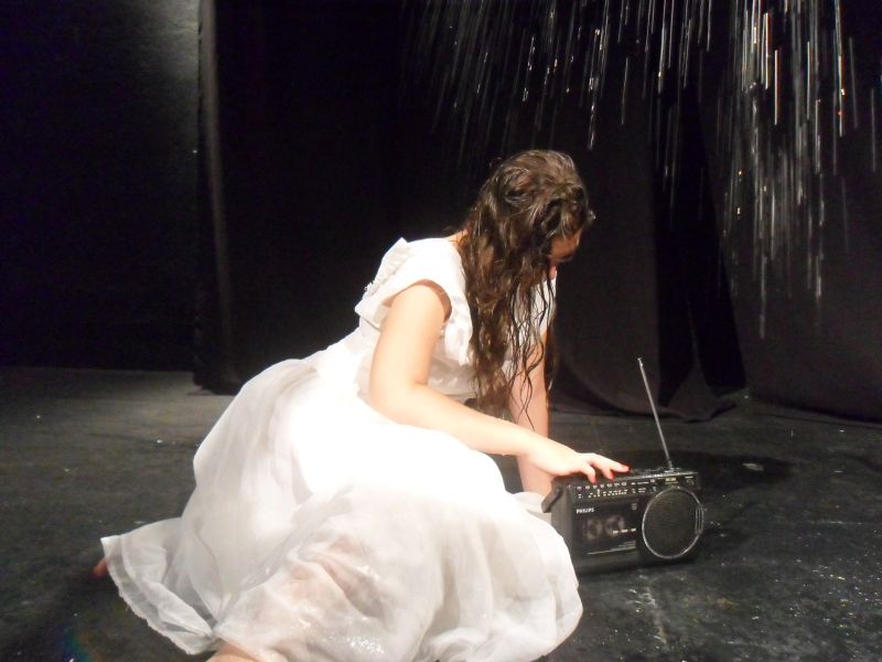 Renata Chemin é uma das atrizes que interpretam Macabéa e a cartomante: estilo contemporâneo | Marco Techio/Divulgação