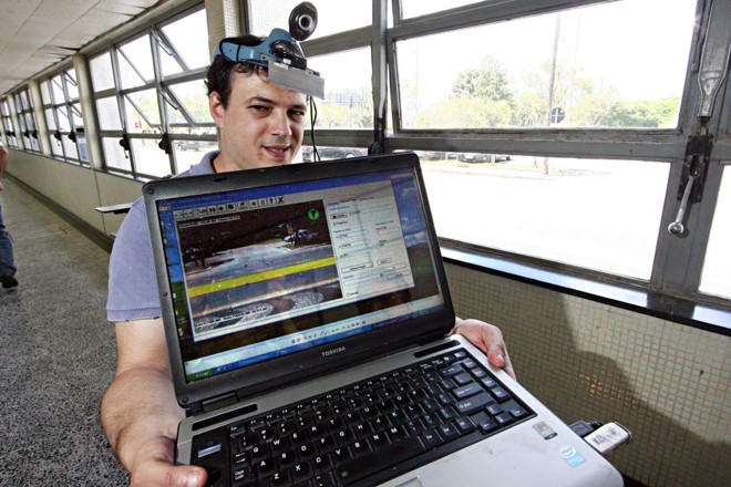 Marcos Basso pesquisa o uso essa tecnologia para identificar redes de tubulação de gás nas ruas |