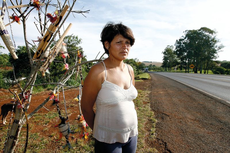 Isaura teve dois dos cinco filhos em casa, ganhou experiência e se tornou parteira na comunidade indígena guarani de Chopinzinho | Hugo Harada/ Gazeta do Povo
