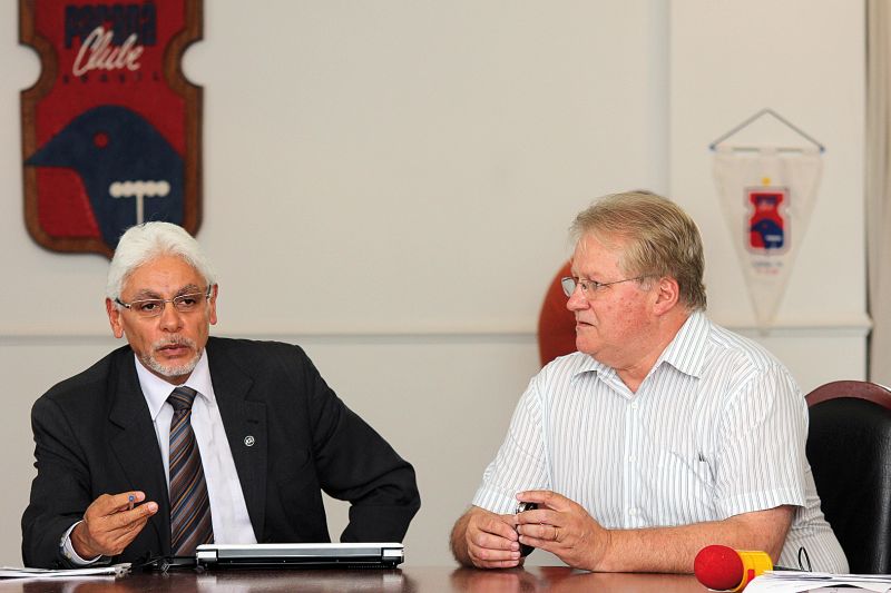 Rubens Bohlen (à dir.), presidente tricolor: calendário indefinido para 2012 | Walter Alves/ Gazeta do Povo
