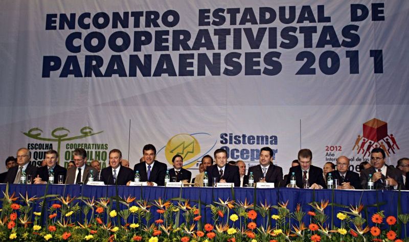 O encontro reuniu pela manhã o ministro da Agricultura, Mendes Ribeiro, o governador do Paraná, Beto Richa, o prefeito de Curitiba, Luciano Ducci, senadores, deputados | Priscila Forone/Agência de Notícias Gazeta do Povo