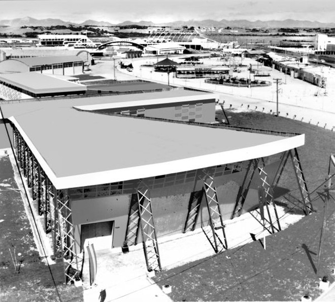 Vista parcial dos pavilhões da Exposição do Centenário |