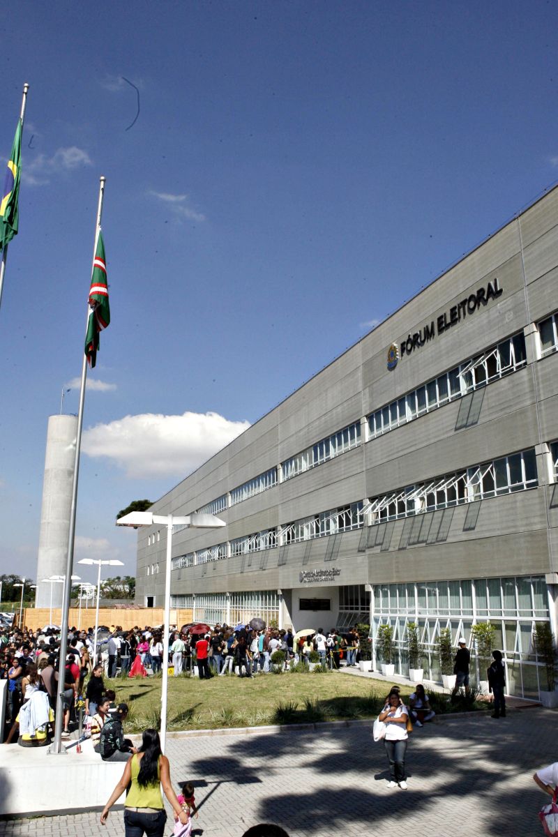 TRE em Curitiba: tribunal reforçou o atendimento aos eleitores | Priscila Forone/ Gazeta do Povo