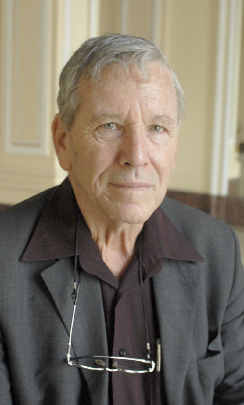 Autor recorre a memórias de infância para compor novelas que formam o livro | Bel Pedrosa / Divulgação