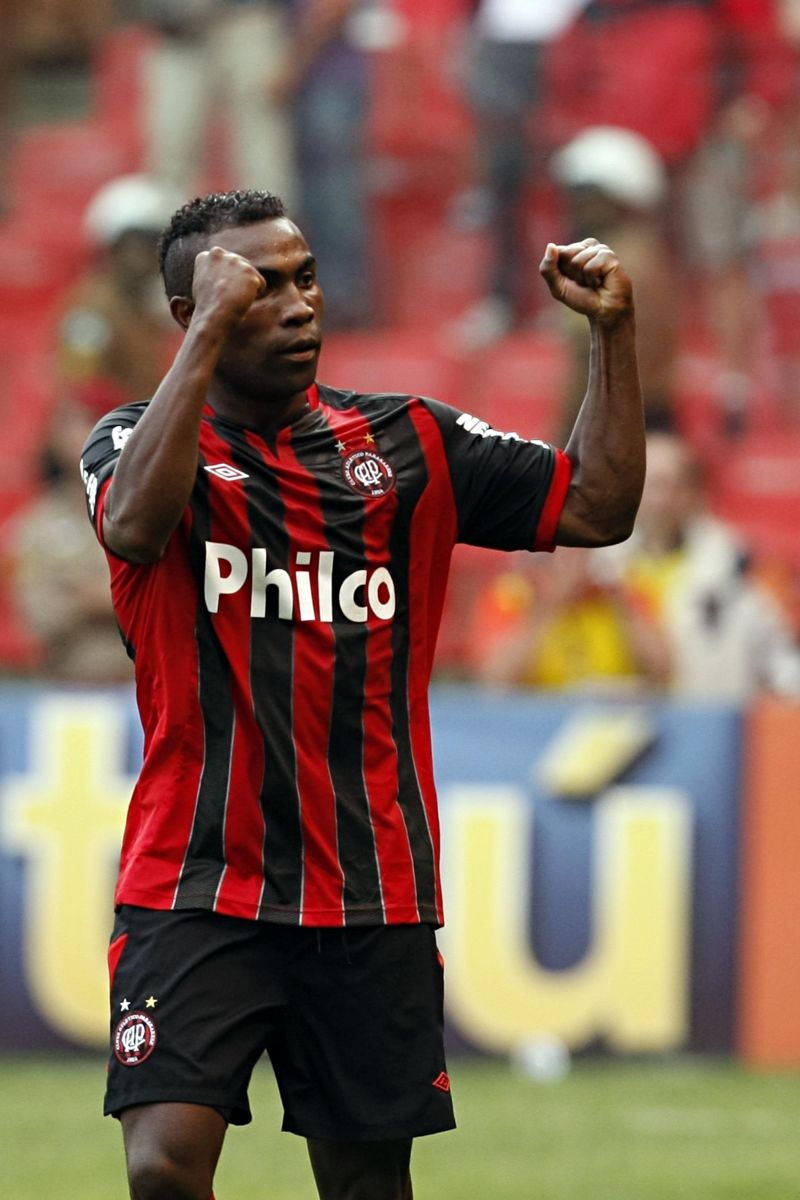 Guerrón acabou com o jejum atleticano contra o Coritiba: algo a festejar? | Albari Rosa/ Gazeta do Povo