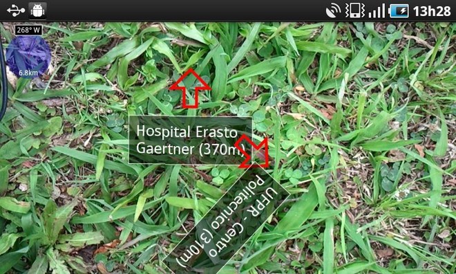 Outra imagem do celular usado na pesquisa, mostrando setas que direcionam o usuário ao lugar desejado |