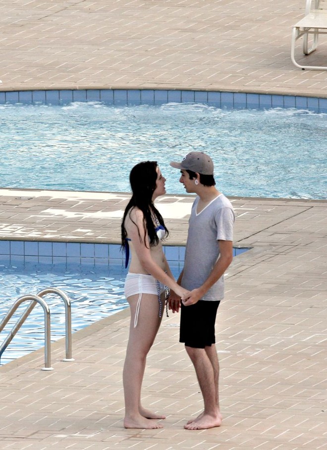 Guilherme e Maria Laura foram ao Litoral em busca de agitação para festejar com os amigos | 