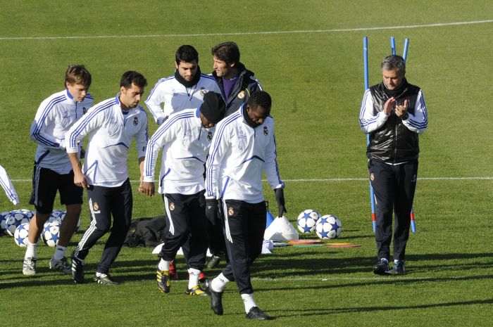 Técnico José Mourinho afirma que Real está bem e que não precisa procurar reforços | AFP