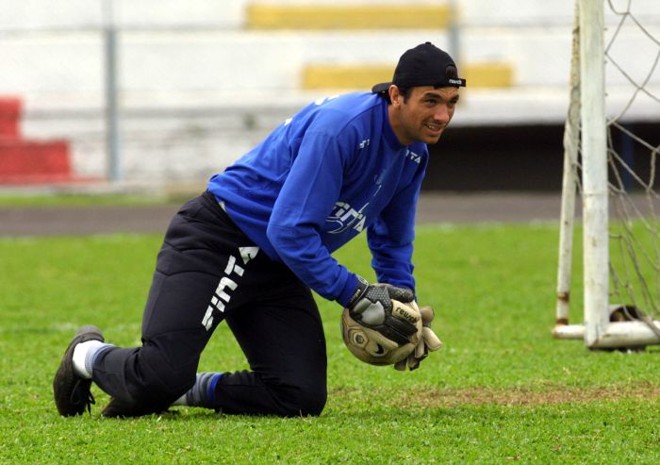 Marcos, referência de Thiago Rodrigues, virou ídolo do Paraná no fim dos anos 90 |