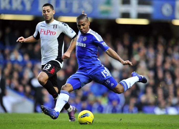 Malouda esteve em campo no 1 a 1 do Chelsea com o Fulham, na segunda-feira. No dia seguinte, reclamou da reserva | Glyn Kirk/ AFP