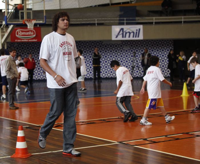 Anderson Varejão se recuperou de contusão e vai participar da primeira rodada da temporada 2011/12 da NBA | Jonathan Campos/ Gazeta do Povo