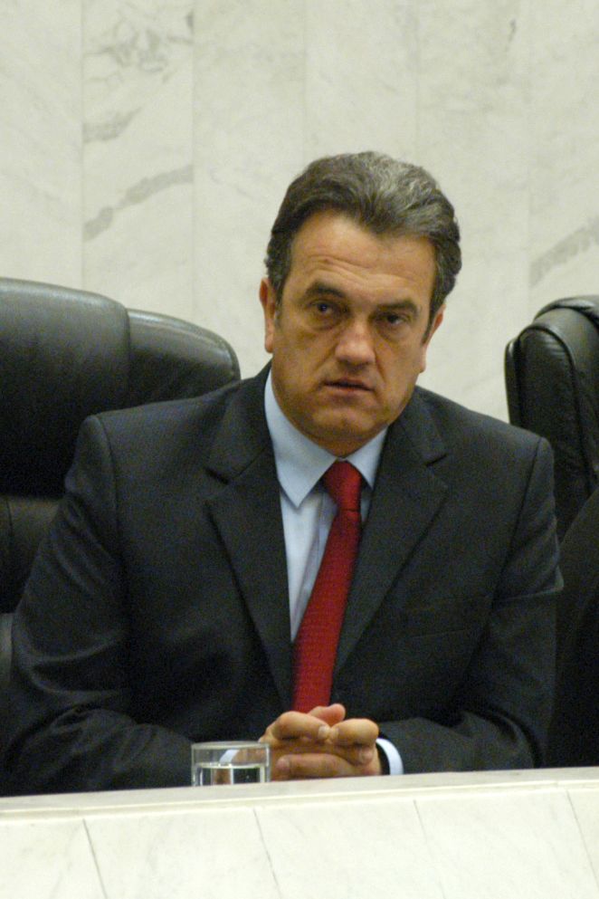 É o último passo para que a Assembleia nunca mais volte a ser o que foi. Plauto Miró, primeiro-secretário da Assembleia paranaense | Sandro Nascimento/ Alep