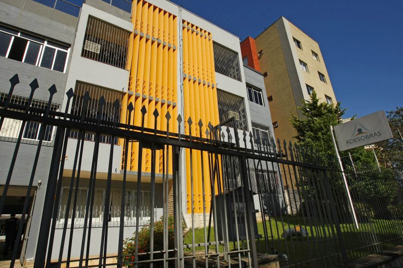 Sede da Adesobras, em Curitiba: acusação de desvio de verbas | Antonio More/ Gazeta do Povo