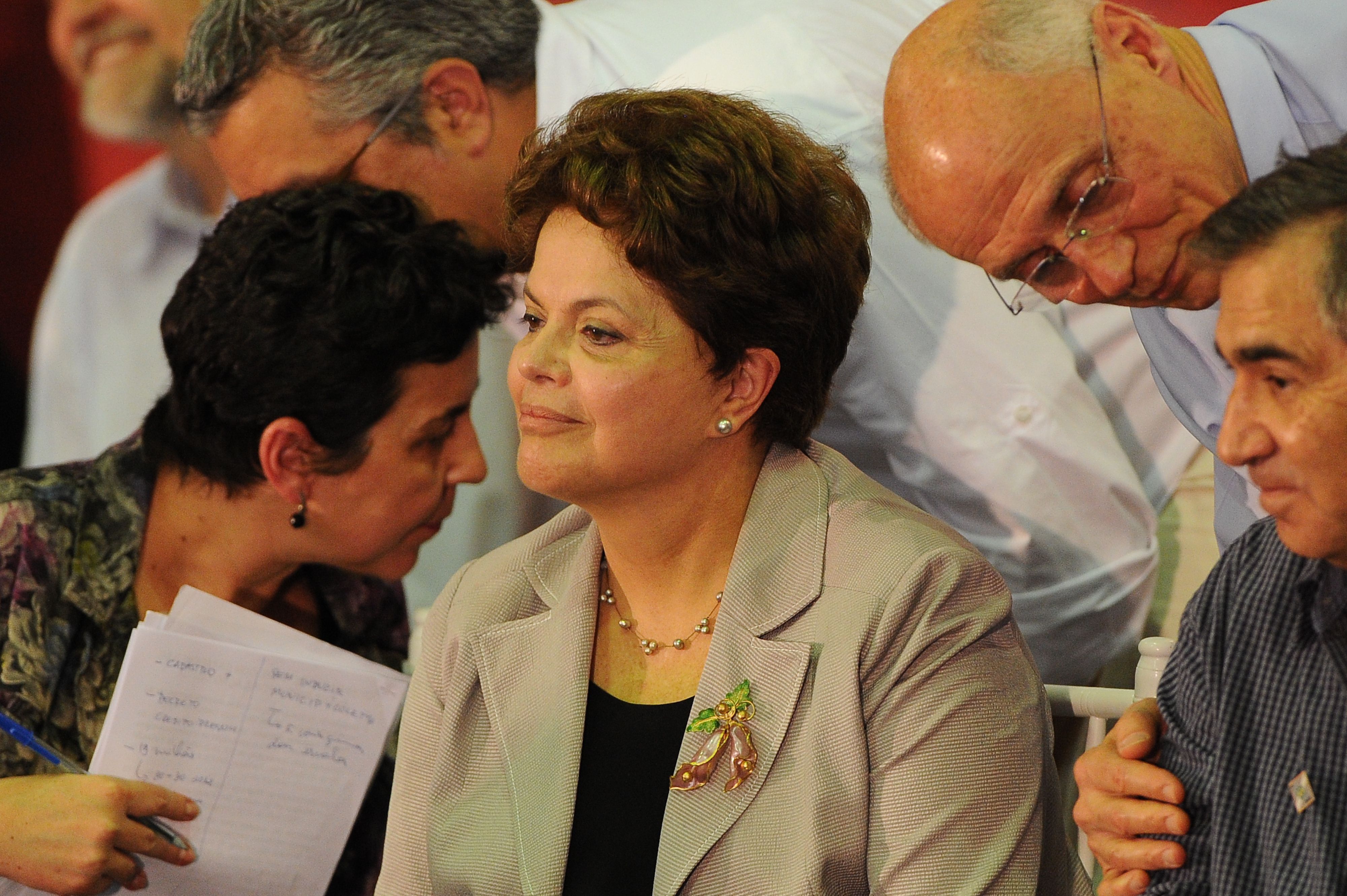 Presidente Dilma Rousseff participa de celebração de Natal com famílias carentes em São Paulo | AFP PHOTO / Yasuyoshi CHIBA