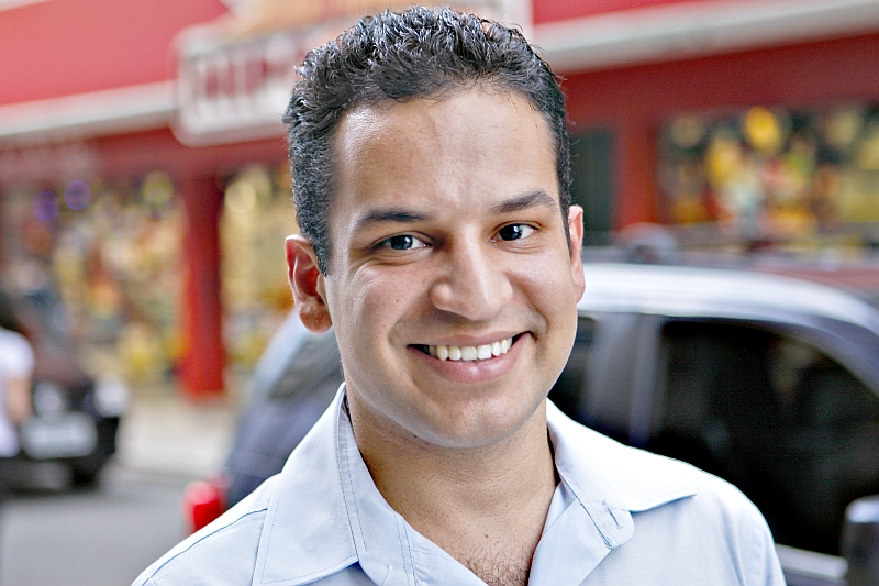 Deveria ter buscado informações no cartório antes. Meu divórcio demorou três dias e isso que tinha um feriado no meio do caminho.
Diego Monteiro, instrutor de informática, que oficializou o divórcio há algumas semanas | Antônio Costa/Gazeta do Povo