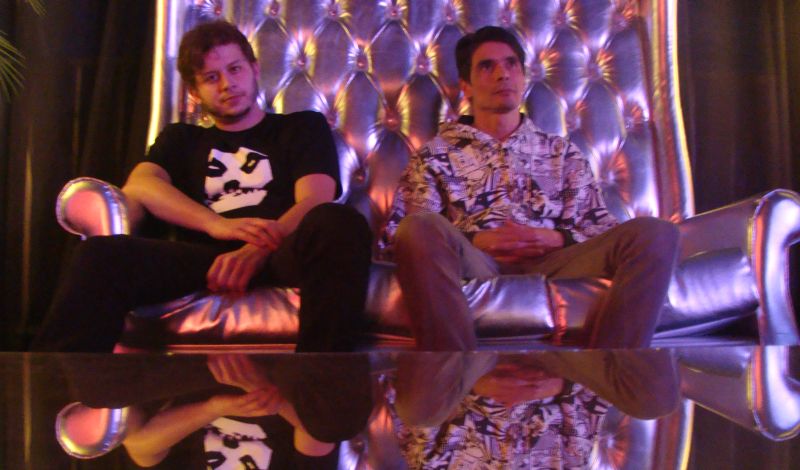 A dupla Rolldabeetz comanda a balada no Yankee American Bar | Divulgação