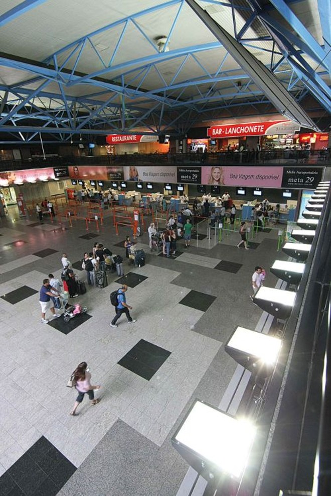 O Aeroporto Internacional Afonso Pena, em São José dos Pinhais, é um dos que já não conseguem atender à demanda |