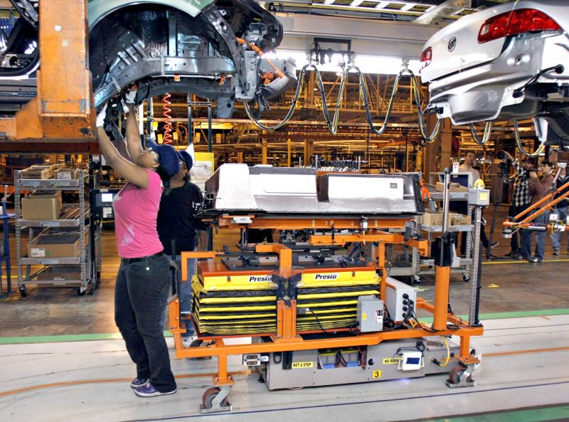 Montadora de automóveis em Detroit: especialistas creem em aumento na geração de emprego nos EUA em 2012 | Bill Pugliano/AFP