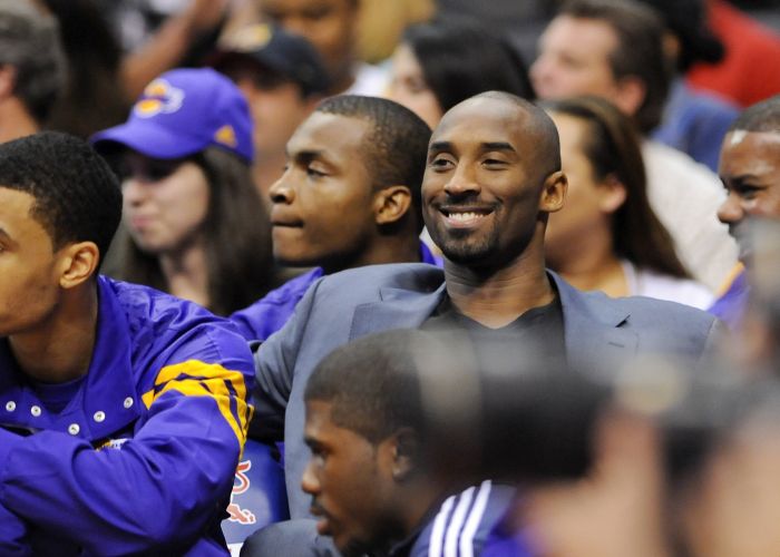 Kobe Bryant assiste das arquibancadas a derrota do Lakers para o rival Clippers, por 108 a 103, na pré-temporada da NBA | Gus Ruelas/ EFE