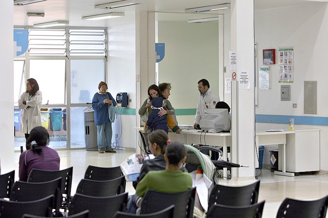 Centro Municipal de Urgências Médicas de Curitiba: atendimento público tem um quarto dos médicos da rede particular | 