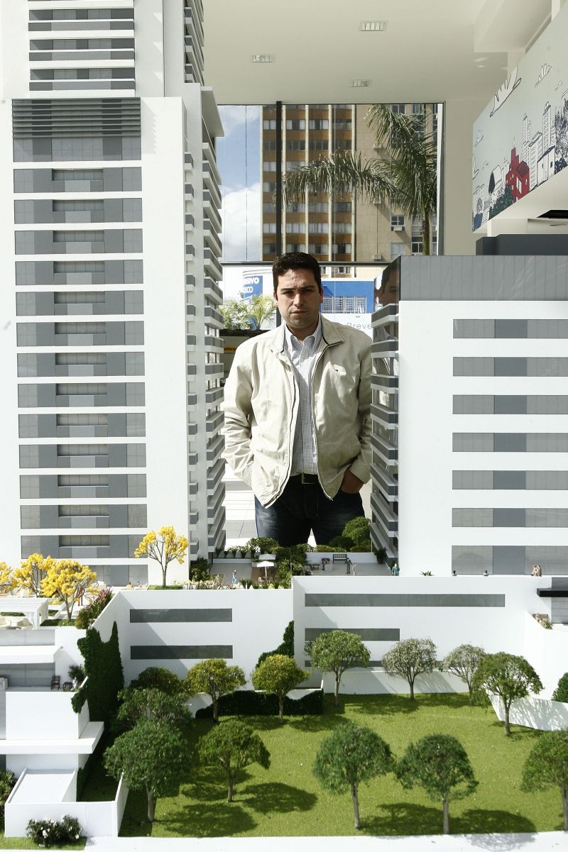 Valorização rápida dos imóveis comerciais incentivou o advogado Marcelo Fernandes a comprar seis salas para alugar: É o meu plano de previdência | Hugo Harada/ Gazeta do Povo