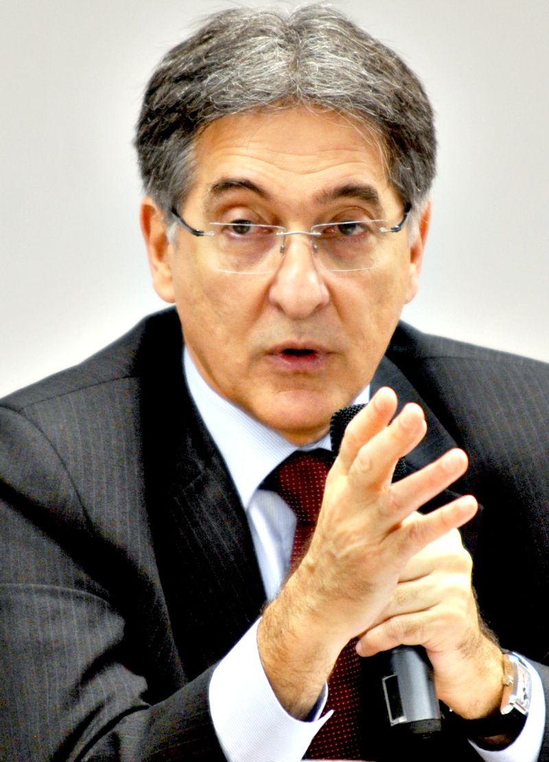 Sabemos todos que o jogo político muitas vezes se vale do bom jornalismo para tentar manchar biografias limpas. Fernando Pimentel, ministro do Desenvolvimento | Antônio Cruz/ ABr