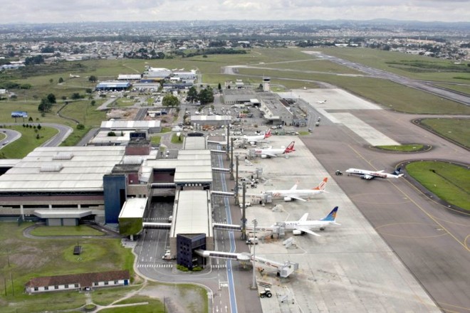 Segundo o plano dos sindicatos, sem aviões chegando de cinco grandes aeroportos brasileiros, as decolagens do Afonso Pena acabarão canceladas na sexta-feira |
