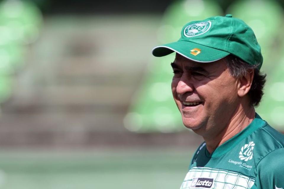 Classificação à Libertadores seria o ponto mais alto da carreira de técnico de Marcelo Oliveira | Walter Alves / Gazeta do Povo