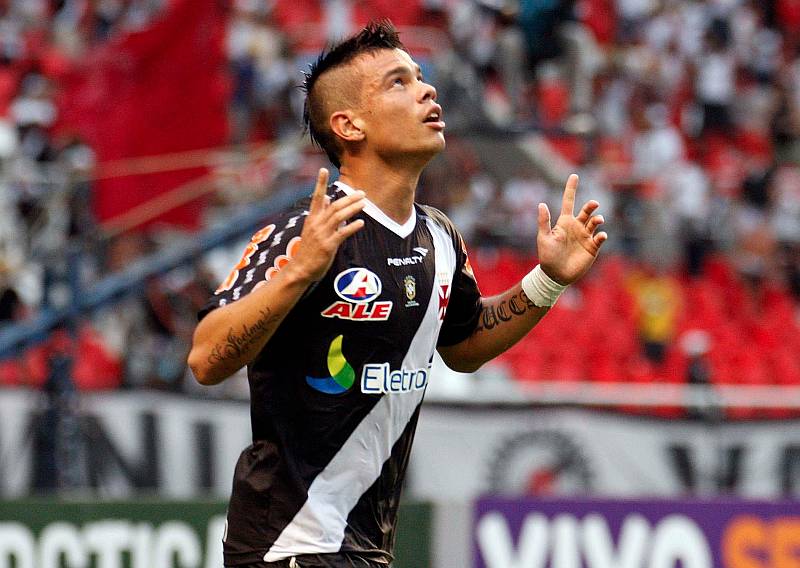 Bernardo fez 18 gols pelo Vasco na temporada 2011 e ganhou como prêmio um contrato de 4 anos com o time da Colina | Daniel Zappe / Fotocom.net