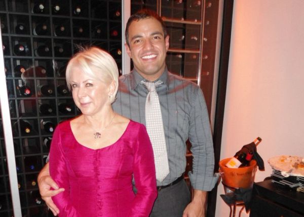 Rodrigo Pacheco e sua mãe, Maria Elizabet Souza, respectivamente CEO operacional e CEO administrativa da Expert-Log Global Solutions, comemoraram com jantar no Duo Cuisine a abertura de mais oito escritórios na China. A empresa de agenciamento de cargas, com sede em Curitiba, já possui cinco representações na América Latina, três nos Estados Unidos e mais de dez na Ásia | Claudia Colombo