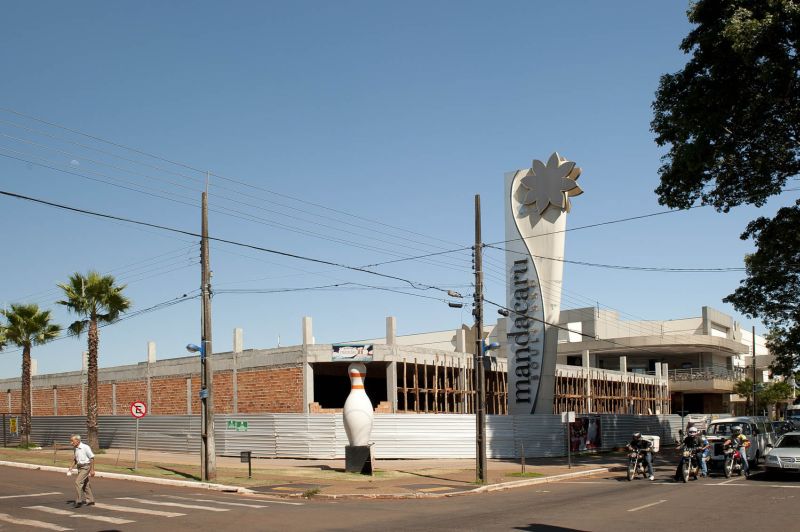 Shopping Mandacaru, em Maringá, está sendo ampliado e ganhará 20 novas lojas, com um banco da Caixa como âncora | Fábio Dias