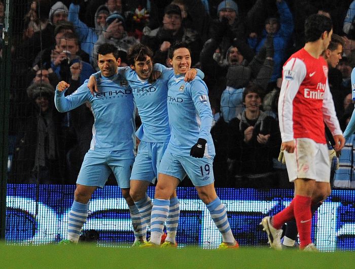 David Silva, Agüero e Samir Nasri comemoram vitória do Manchester City sobre o Arsenal | Reuters