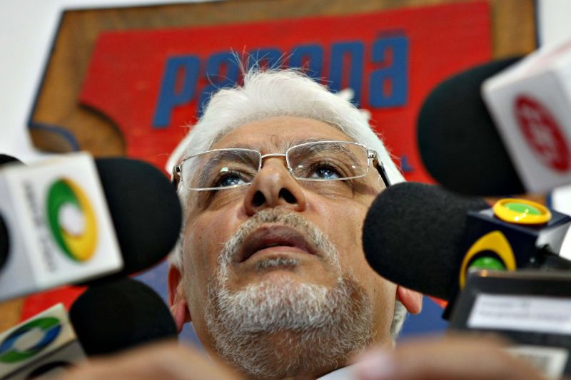 O presidente do Conselho Deliberativo do Paraná, Benedito Barboza, cobra bom senso da Federação Paranaense | Daniel Castellano/ Gazeta do Povo