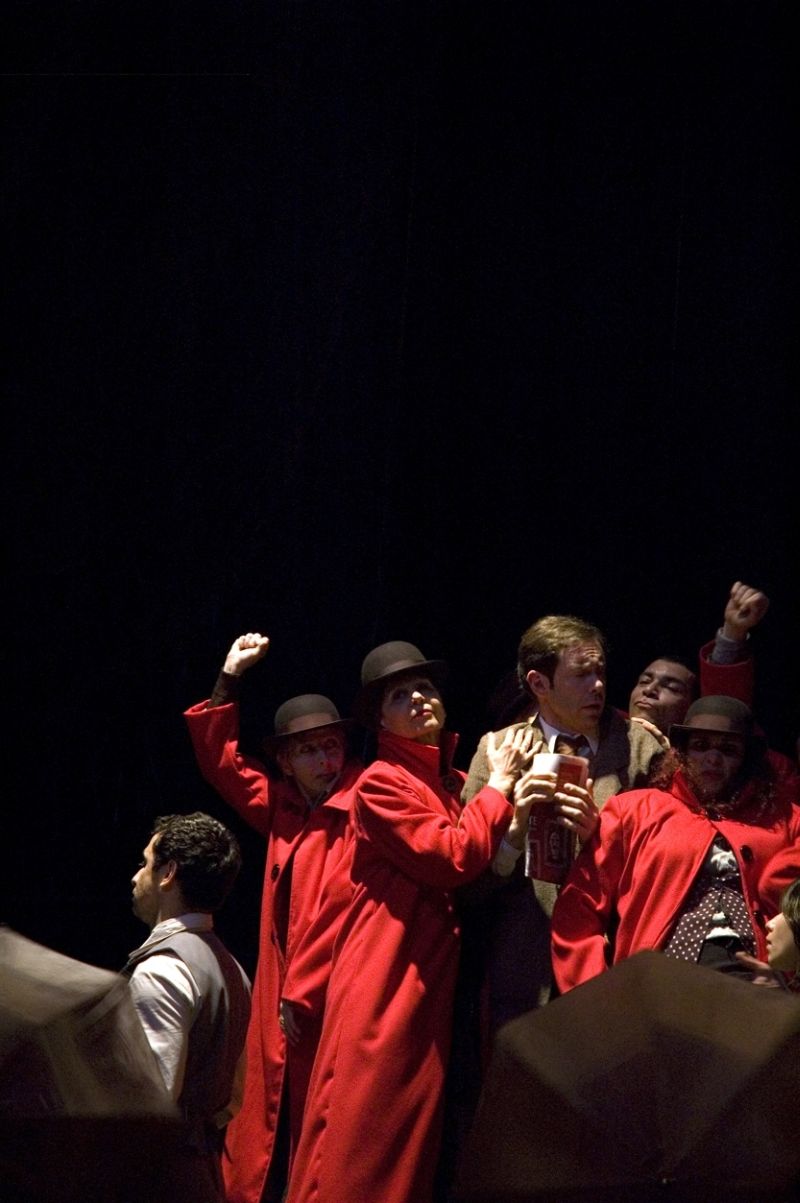 Bailarinos contemporâneos encarnam personagens neste espetáculo de dança que foi uma das surpresas do ano | Gabriel Gallarza/Gazeta do Povo