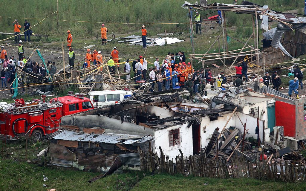 Equipes de resgate trabalham na busca de vítimas em Dosquebradas, Colômbia | AFP