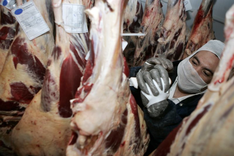 Frigoríficos terão de recolher R$ 424 para se registrarem no Serviço de Inspeção do Paraná (SIP) | Henry Milléo/Gazeta do Povo