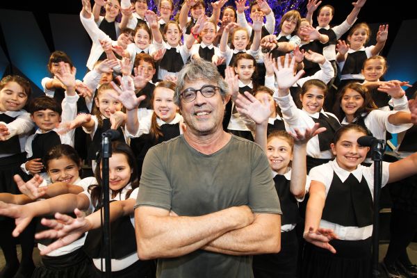 Ivan Lins foi a atração convidada da abertura da quarta edição do Concerto de Natal da Universidade Positivo, que teve a participação do coro infantil formado por alunos do Colégio Positivo. As apresentações ocorreram na quarta e quinta-feiras no Teatro Positivo Grande Auditório | Daniel Derevecki.