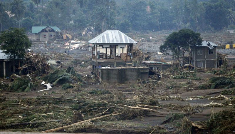 Vila atingida por enchentes causadas pelo tufão Washi em Cagayan de Oro | Reuters