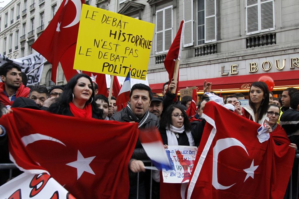 Turcos e franceses protestam contra proposta de lei | Reuters