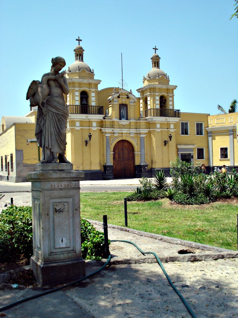 Plaza del Cercado, no centro histórico de Lima, após restauração | Panoramio