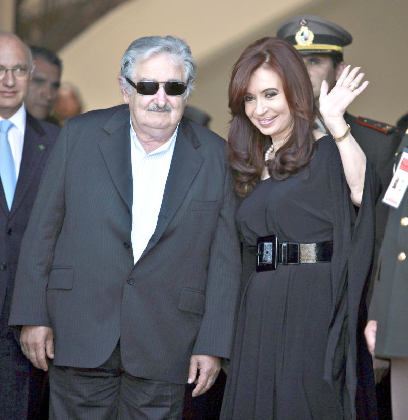 O uruguaio José Mujica passou a liderança do Mercosul para Cristina Kirchner | Pablo La Rosa/Reuters