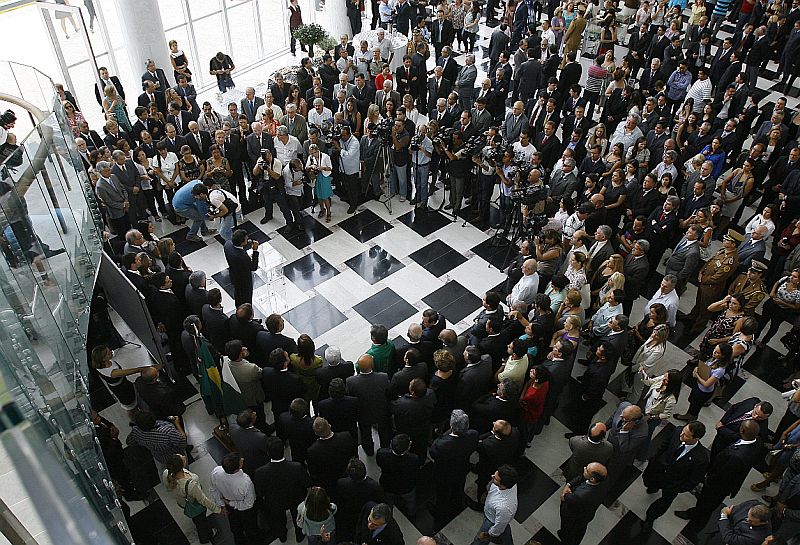 Em um rápido discurso, o governador disse que não há motivo para festa nem pompa | Jonathan Campos/Agência de Notícias Gazeta do Povo