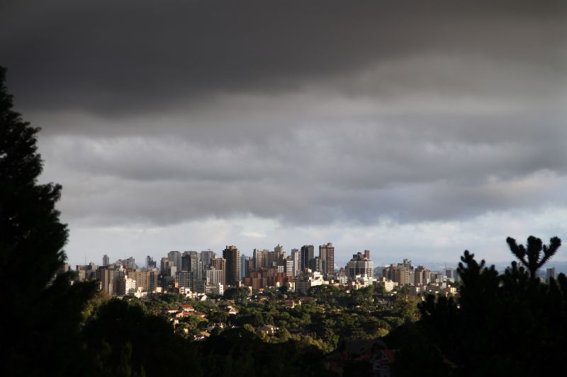 A capital paranaense teve a maior inflação no custo de vida do país em 2011, com os preços dos serviços, principalmente, crescendo bastante | Daniel Castellano/Gazeta do Povo