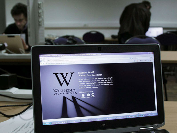 Mensagem mostrada no site Wikepedia em protesto contra lei antipirataria | Reuters