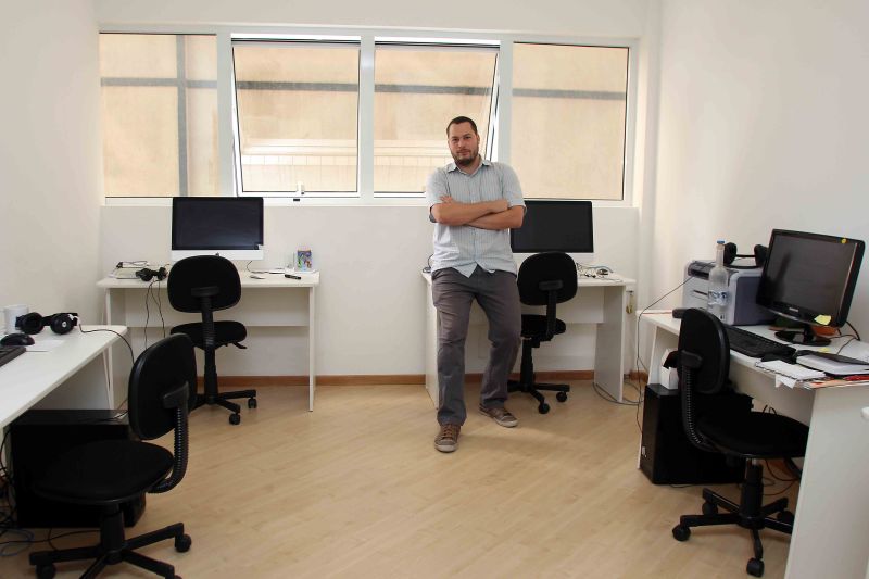 Escritório vazio: de acordo com Caio Mac Cord, um dos sócios da agência digital MobVox, a implementação do home office surpreendeu positivamente e a empresa já estuda expandir o programa | Walter Alves/ Gazeta do Povo